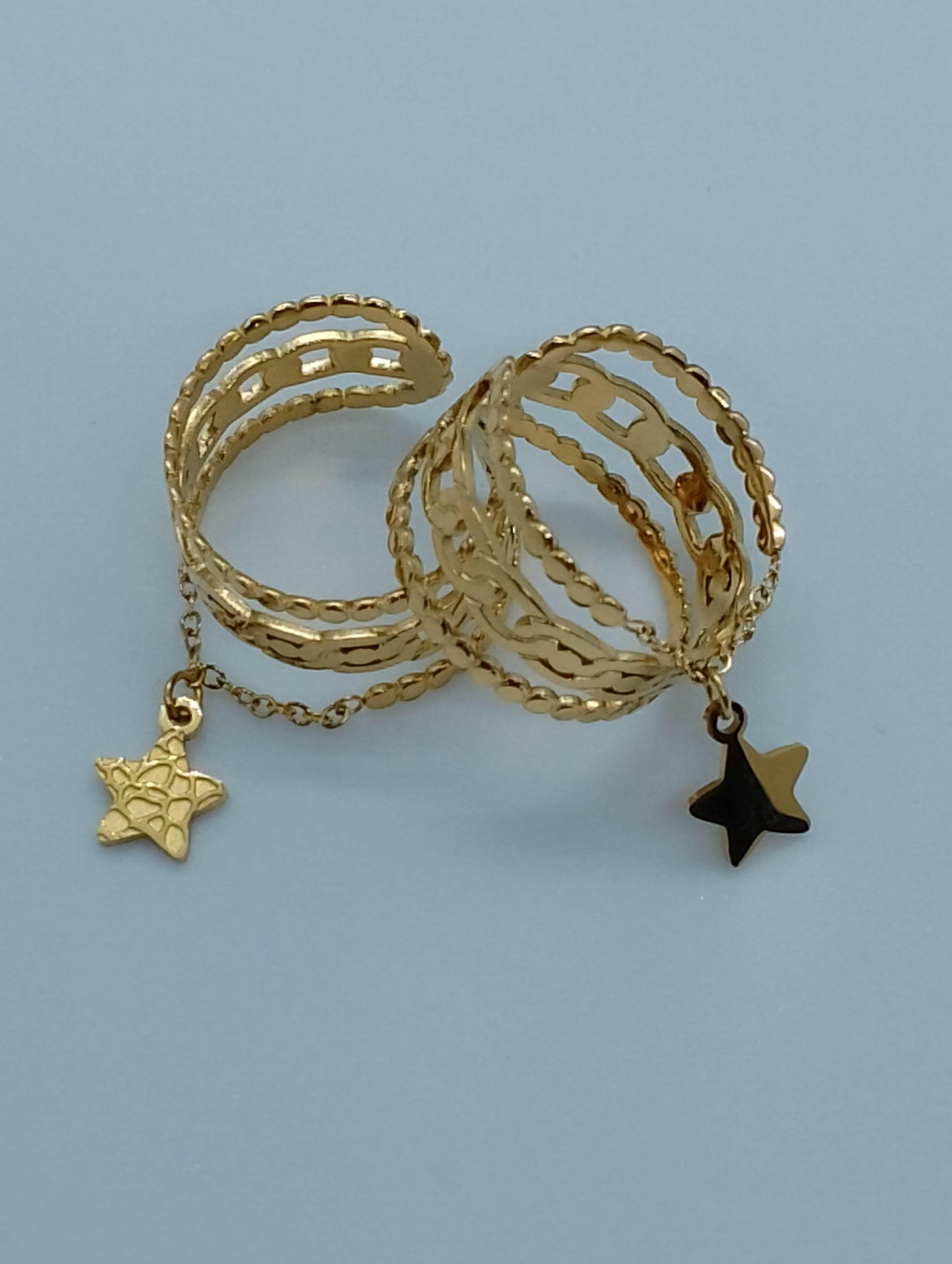 Bague Espérancia acier inoxydable doré breloque étoile non fixe, vue de face - bague hauteur 1cm légèrement ajustable taille unique fabriquée avec soin