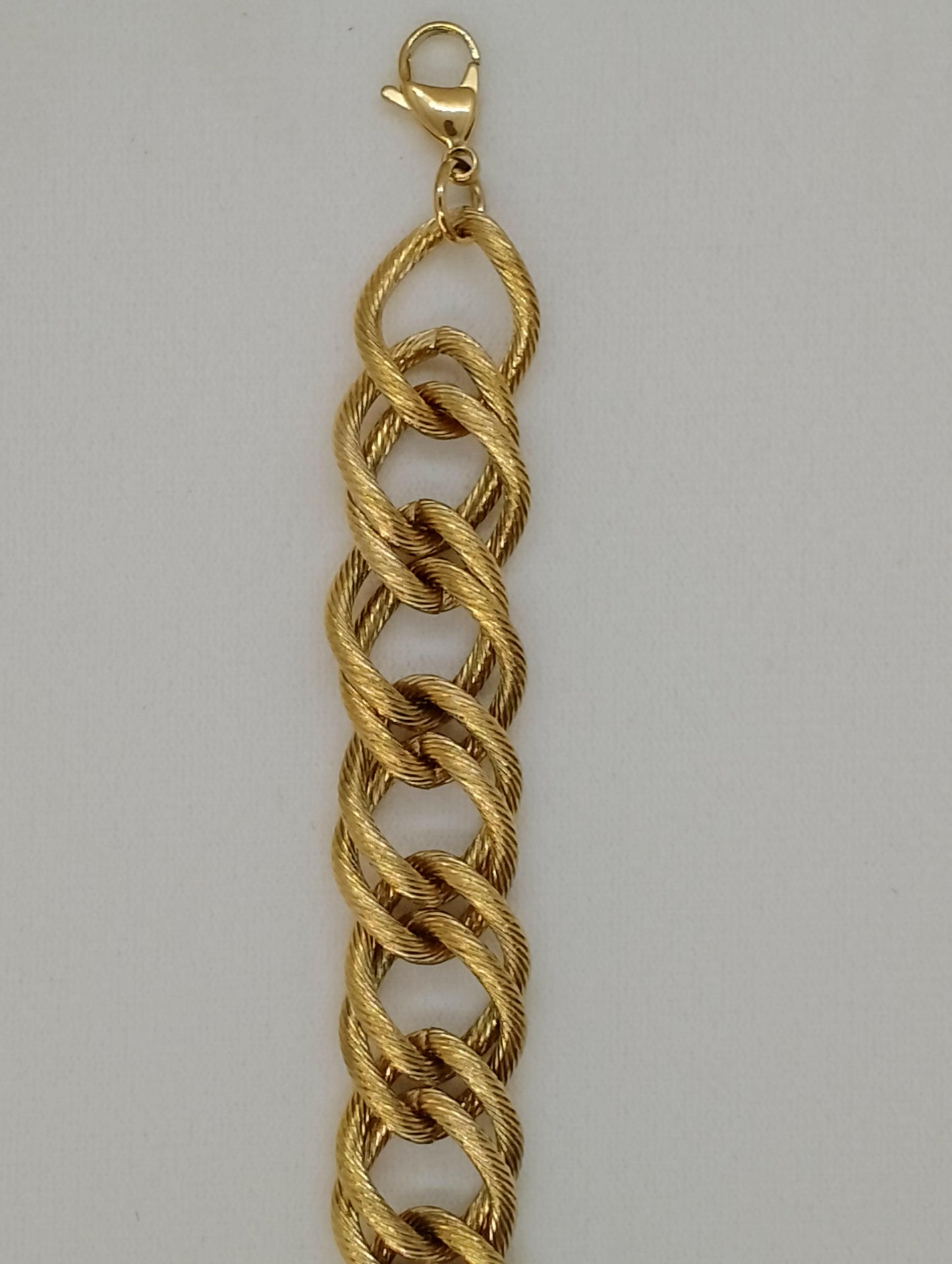 Bracelet Iris modèle unique robuste, vue portée - bracelet sans nickel polyvalent toutes saisons pour hommes et femmes