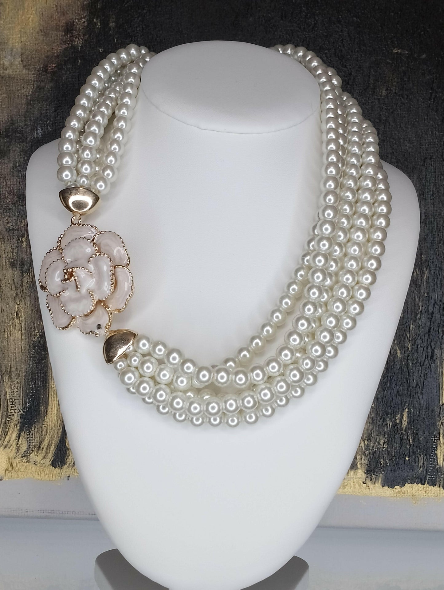 Collier Perla pendentifs sophistiqués, vue portée - collier sans nickel fermoir doré toutes saisons, entretien facile addition parfaite collection bijoux