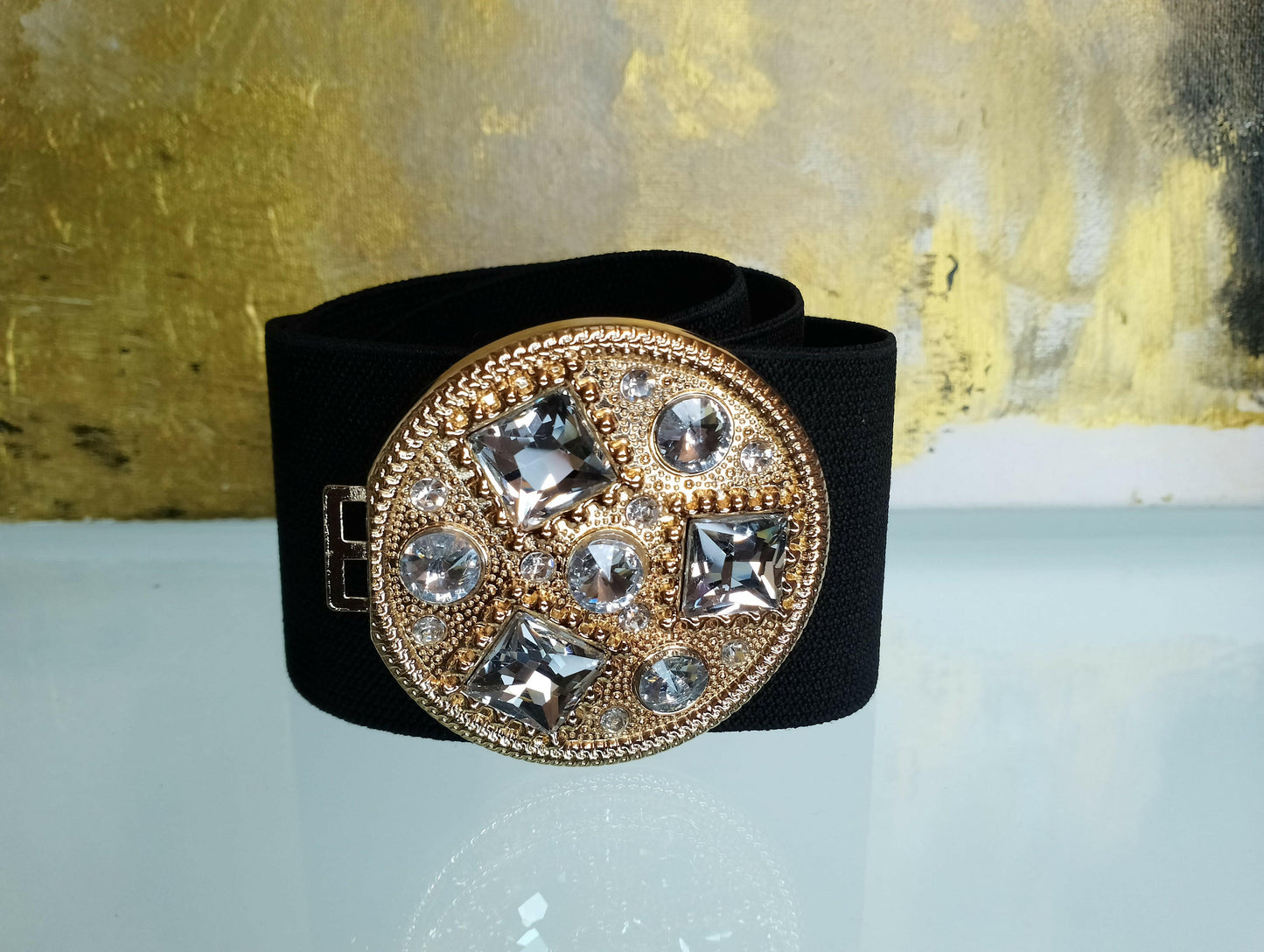 Ceinture Joy fermeture attache crochet ajustement parfait, vue portée - ceinture polyvalente toutes saisons pour robe noire pantalon blanc ou jupe longue