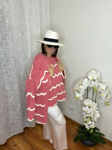 Pull Amélie taille unique polyvalent, vue portée - pull corail s'associant avec tons neutres blanc beige marine ou couleurs vives