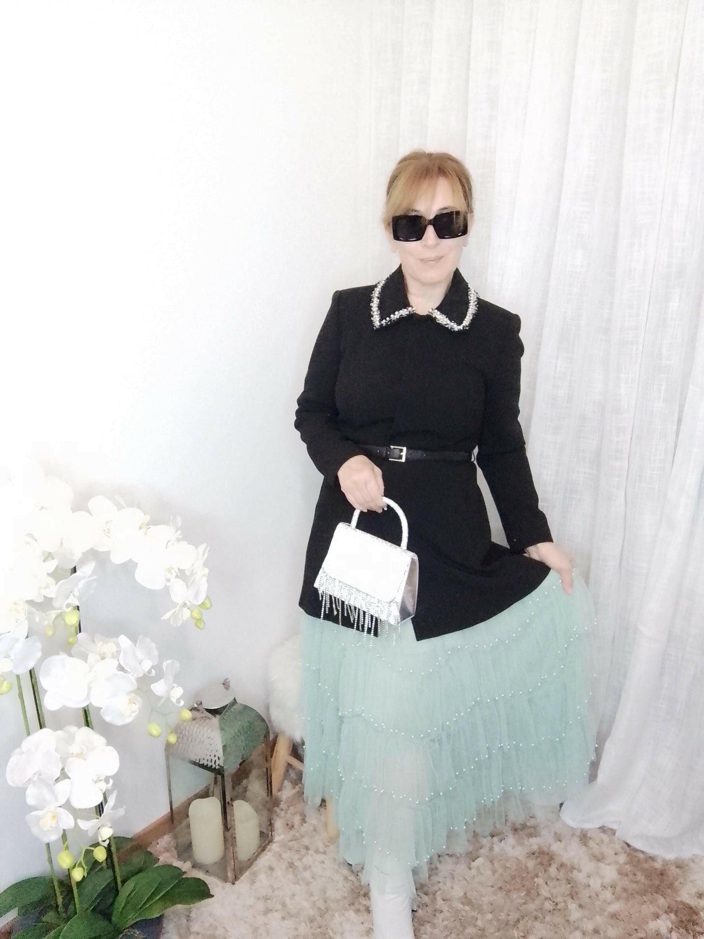 Jupe Perla volant délicat avec détails perle, vue d'ensemble - jupe rêve s'associant parfaitement avec top ou blouse pour look complet