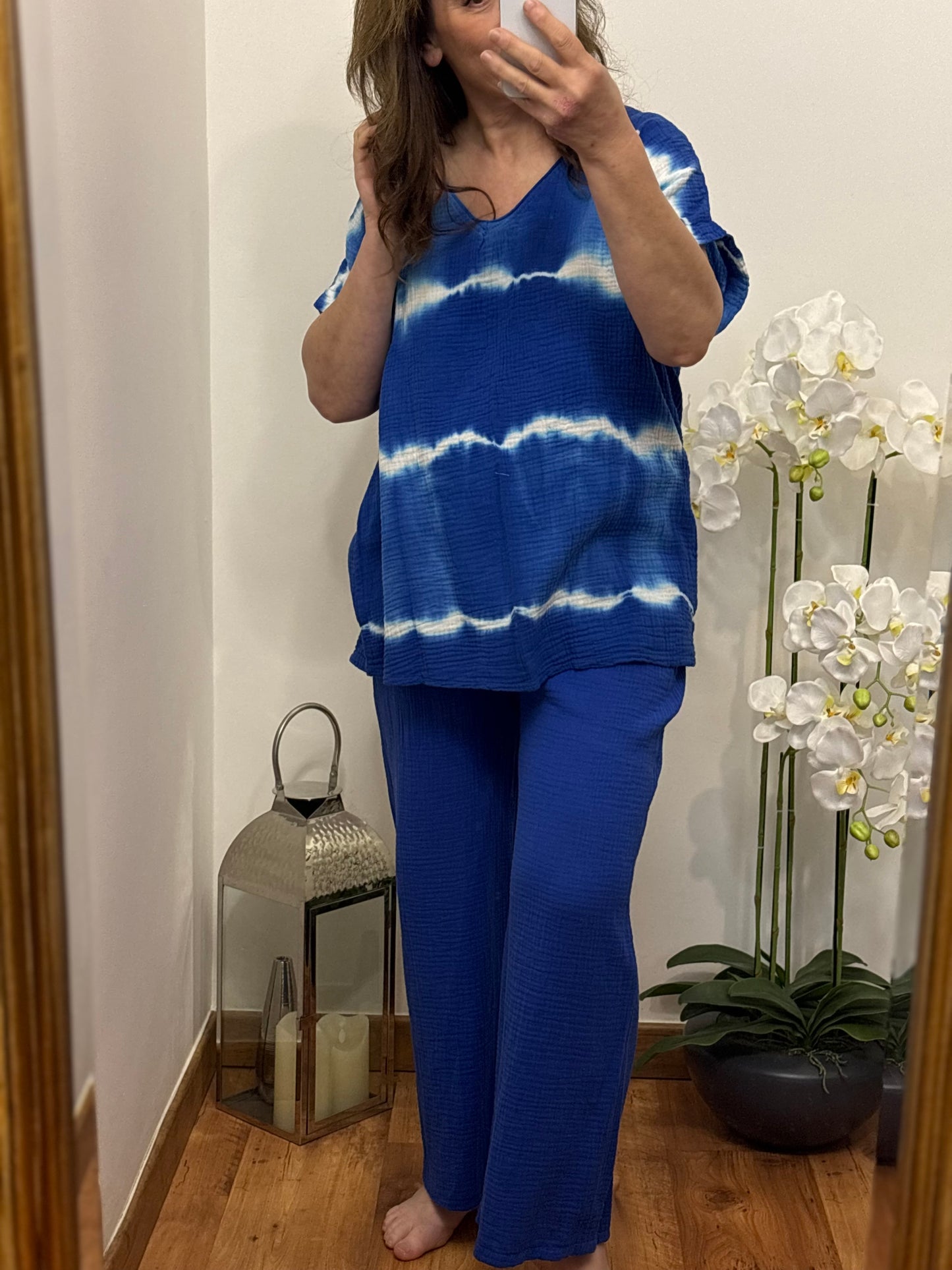 Ensemble tie & dye Bleue coupe flatteuse, vue d'ensemble - ensemble adaptable différentes morphologies, lavage basse température