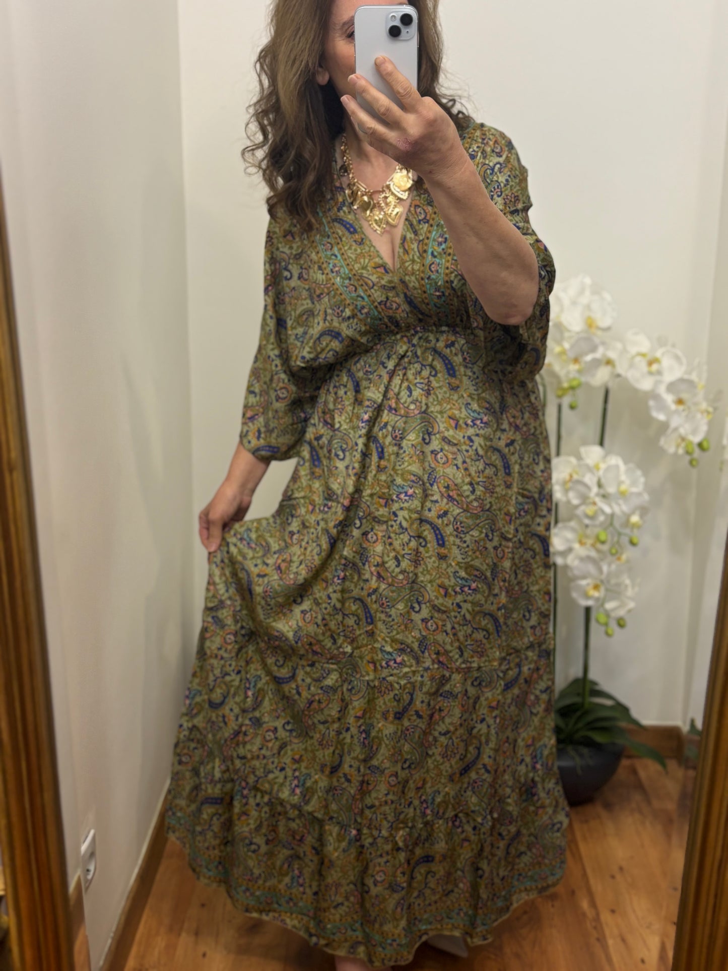 "Robe Rosie longue soie 100% - détail tissu artistique, confort premium BONITALUZ"