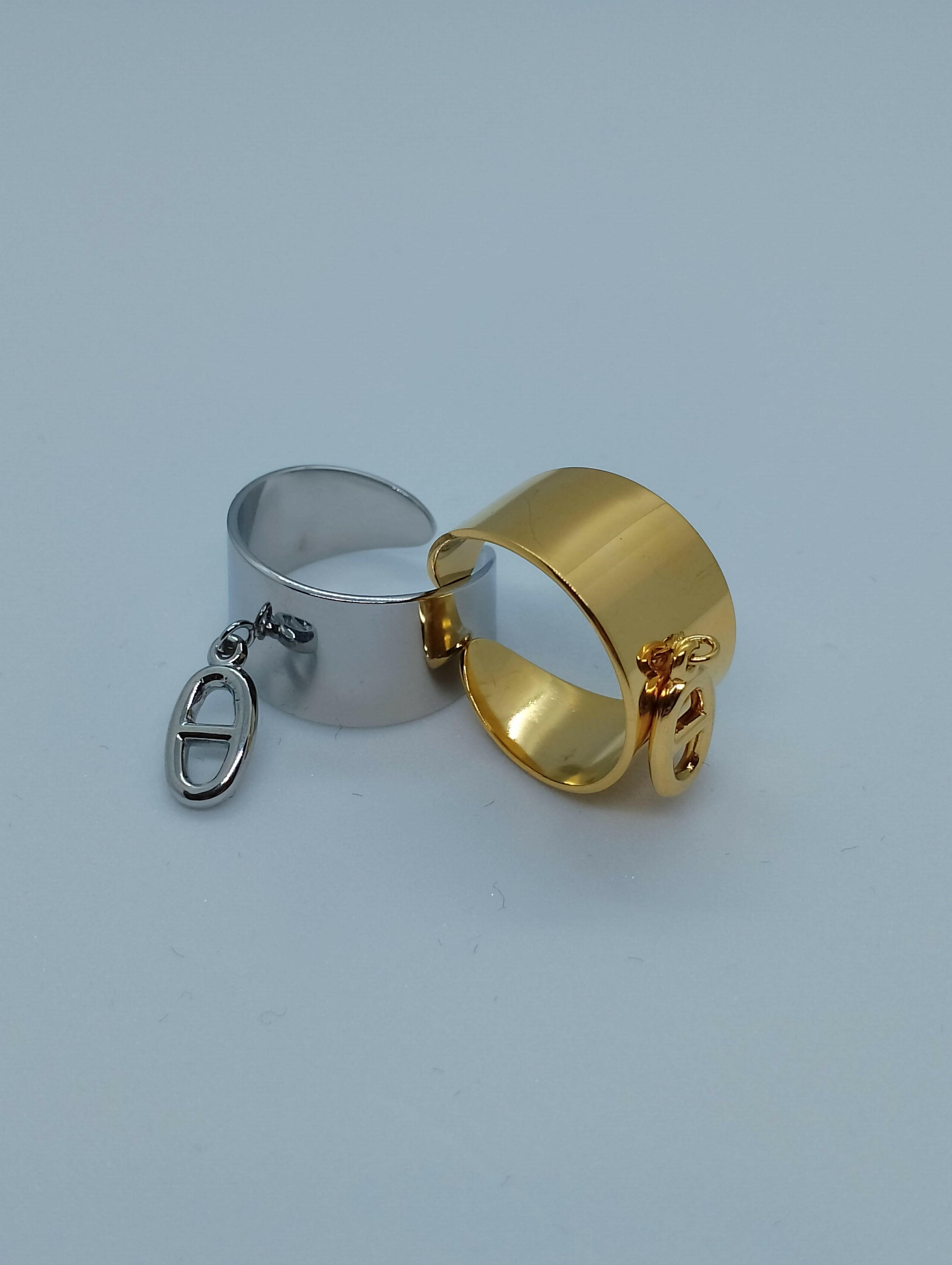 Bague Sophia bijou polyvalent tous styles, vue détaillée - bague s'intégrant parfaitement de robe de soirée au jeans t-shirt, cadeau surprise idéal femmes