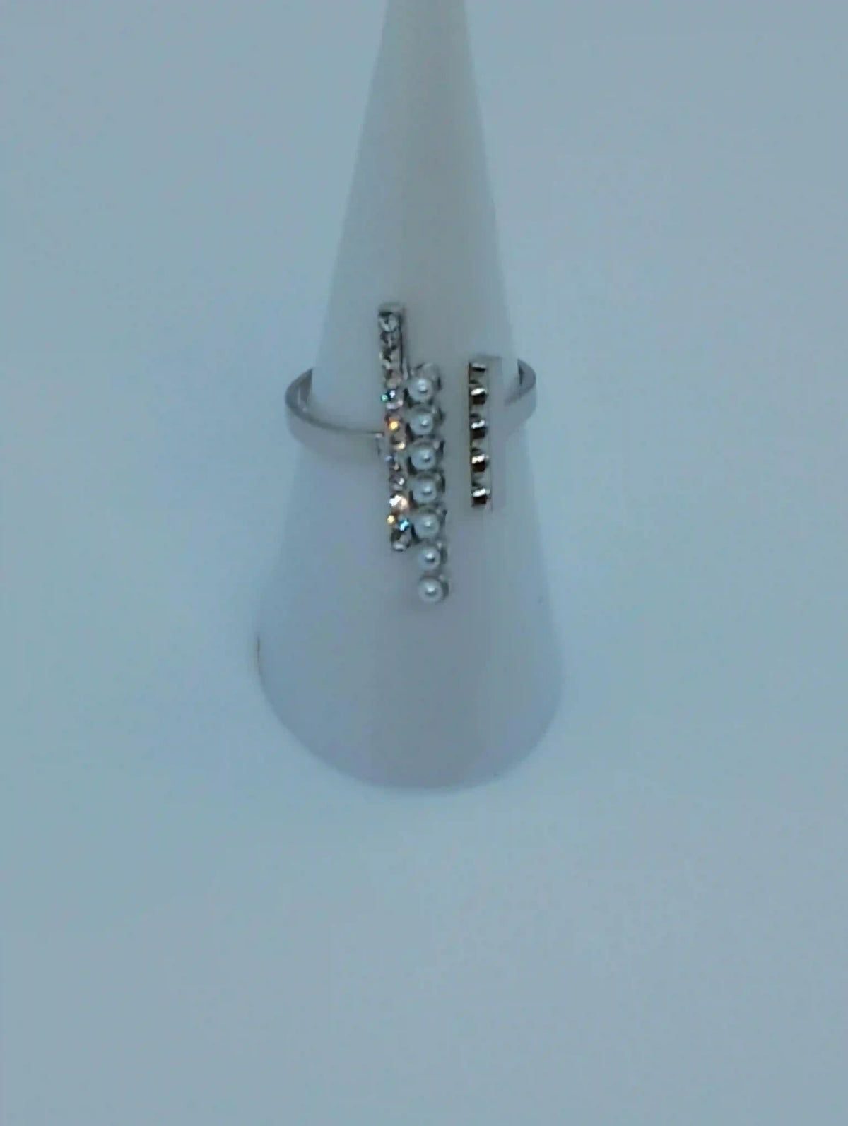 Bague femme cristaux strass couleur argent bijou élégant look chic raffiné BONITALUZ