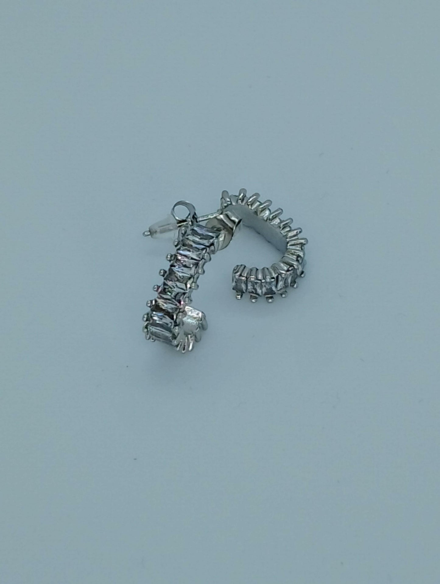 Boucles Christalia strass ajoutant glamour tenue, vue détaillée - boucles classiques polyvalentes pour occasions spéciales et quotidien