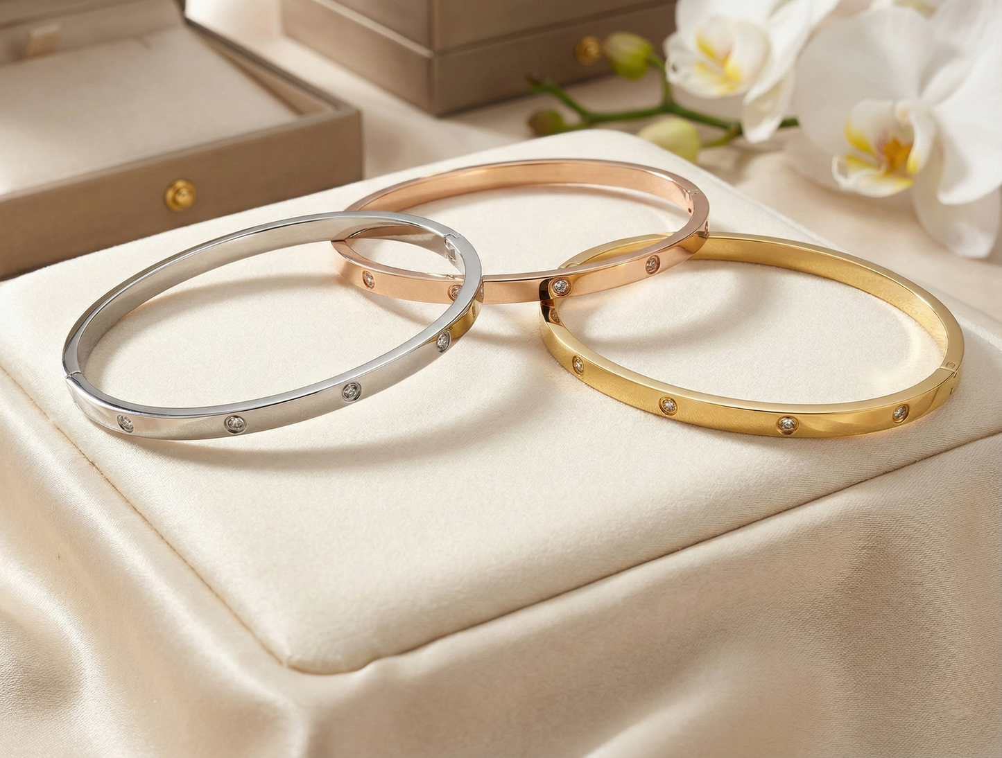 Bracelet Stacy acier inoxydable et strass - élégance polyvalente et robuste