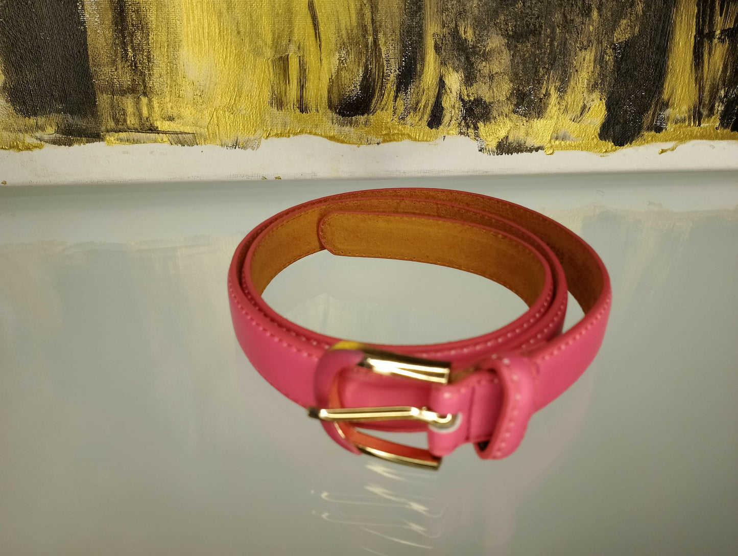 Ceinture Valériane finition soignée rappel couleur, vue complète - ceinture facile d'entretien nettoyage chiffon humide pour personnes cherchant élégance et polyvalence