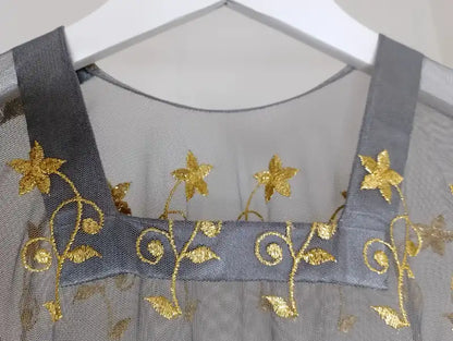 Matière broderie artisanale dorée tunique Kebaya seconde main BONITALUZ
