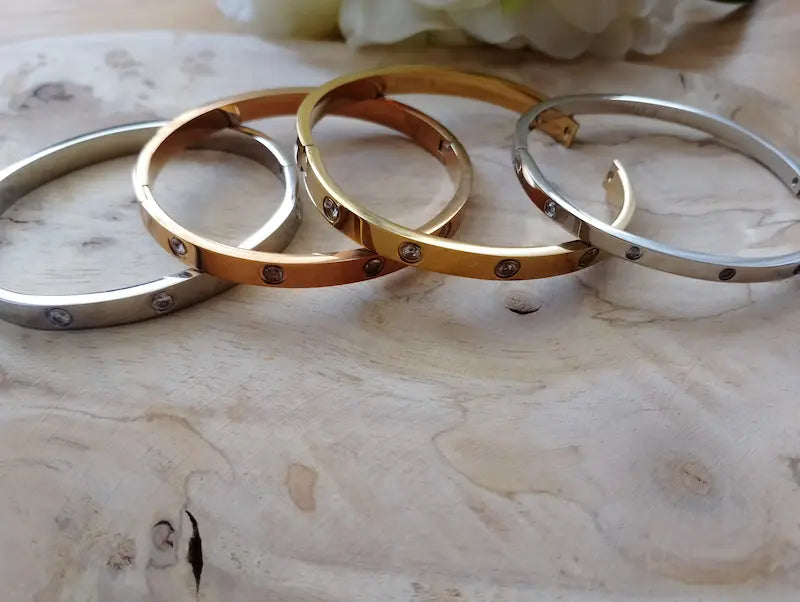 Bracelet Stacy jonc fin doré argenté rose gold gros plan acier inoxydable – BONITALUZ