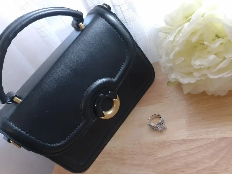 Sac Noa BONITALUZ noir - sac à main structuré avec poignée et sangle d'épaule amovible