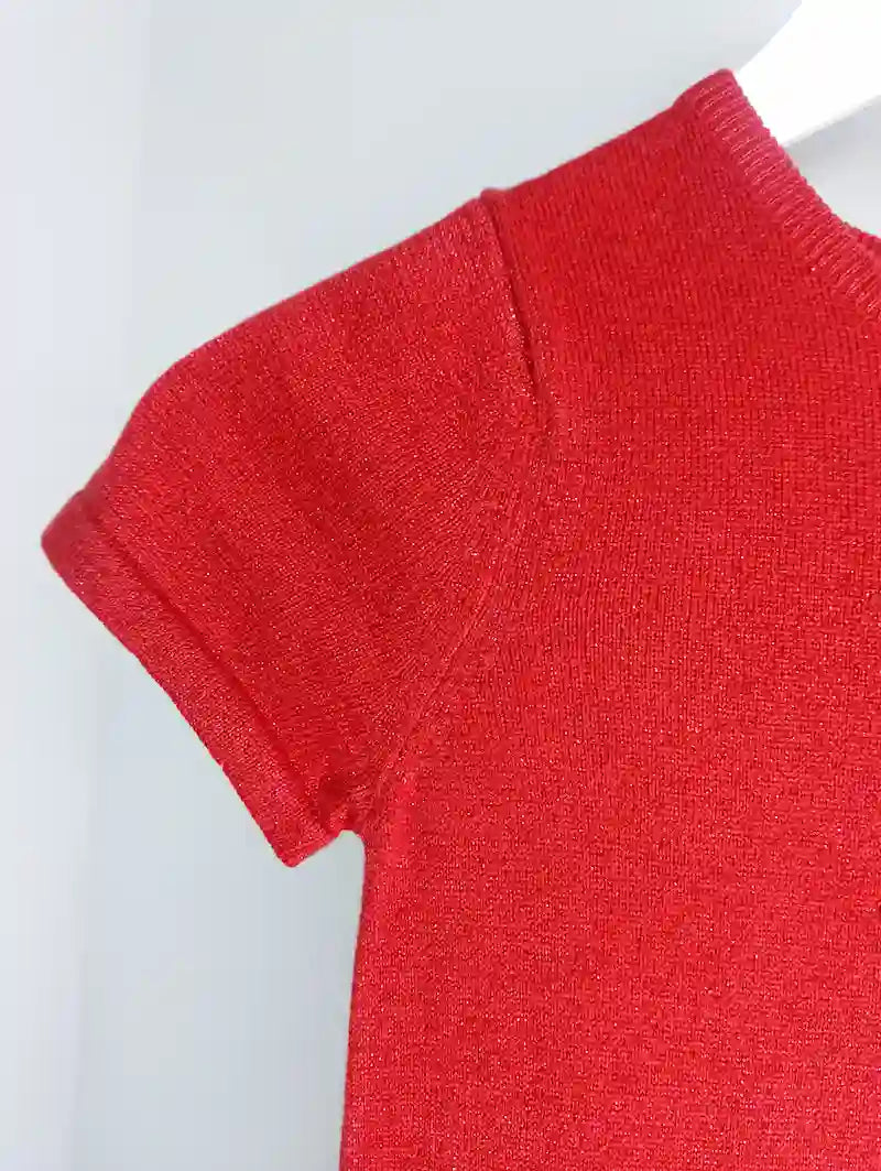 Détail tissu rouge brillant robe fille – 81% coton fibre métallisée
