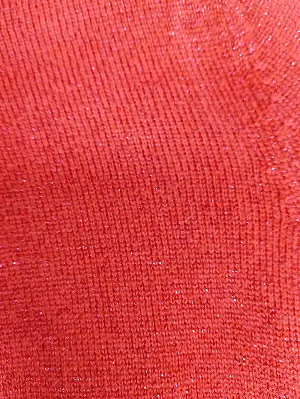 Gros plan maille gilet H&M – coton polyester fibre métallisée