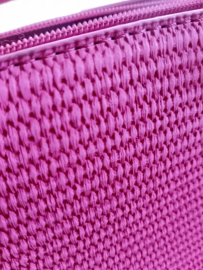 Sac Anissa fuchsia – détail macro tissage raphia – BONITALUZ