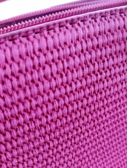 Sac Anissa fuchsia – détail macro tissage raphia – BONITALUZ