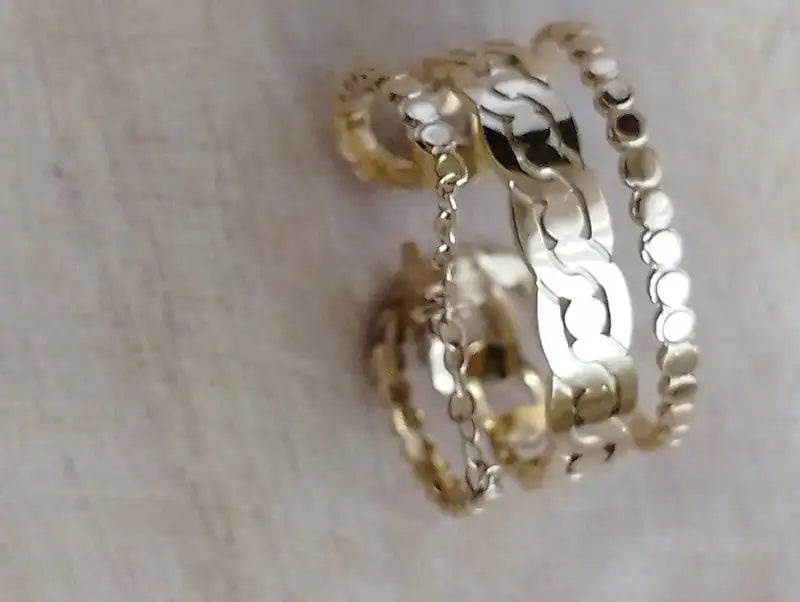 Bague Espérancia – macro maillons dorés texturés et chaîne étoile suspendue – BONITALUZ