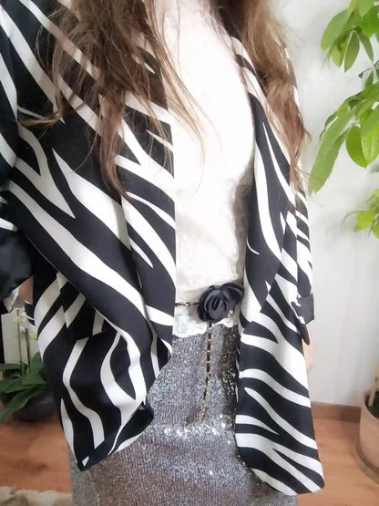Veste Zèbra portée femme look élégant graphisme animalier BONITALUZ