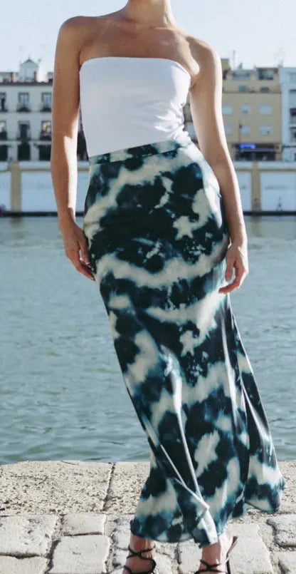 Détail jupe tie-dye femme bleu vert taille bord de mer BONITALUZ