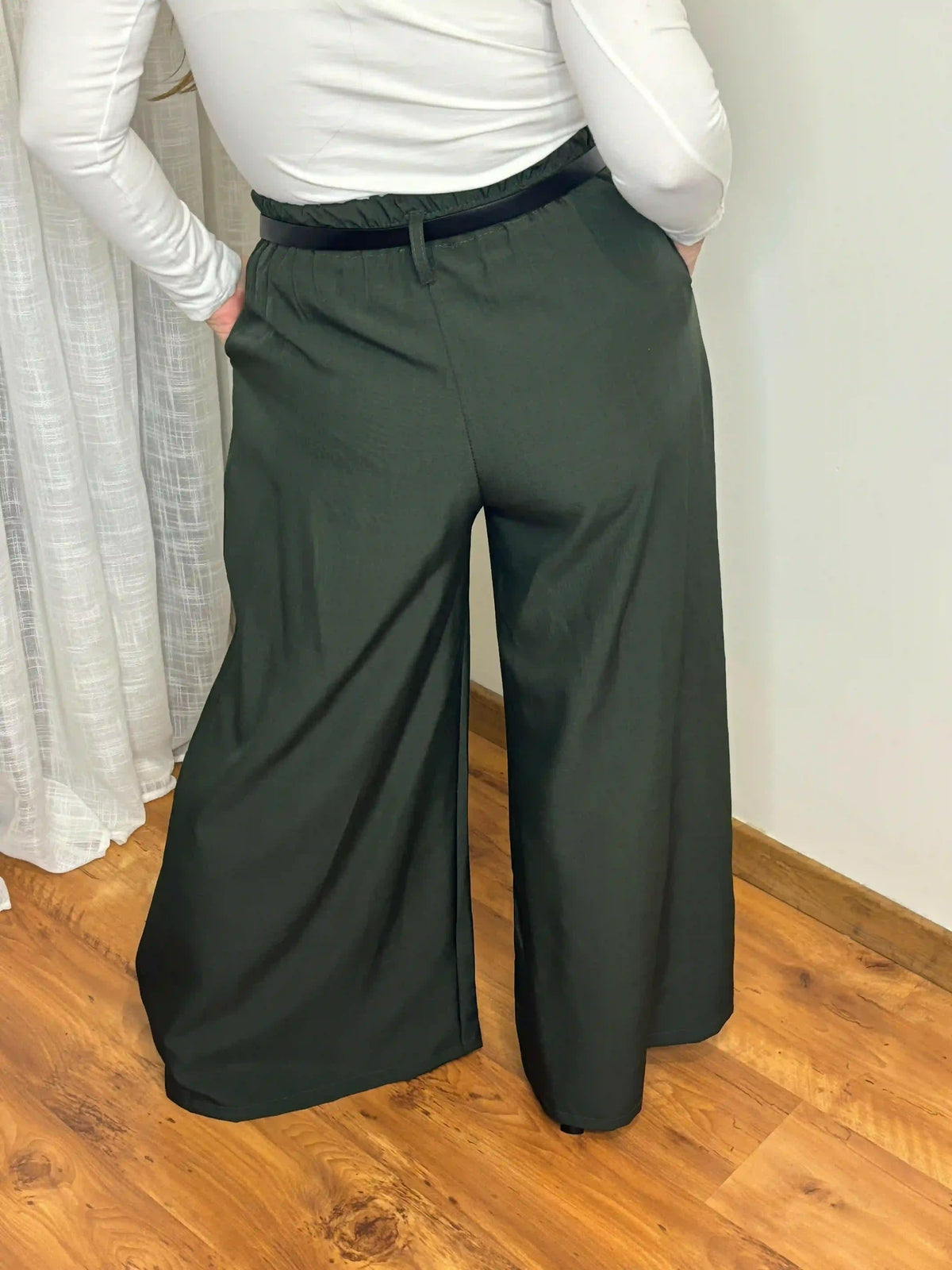 Pantalon Eddy kaki wide leg - détail dos taille élastique - BONITALUZ