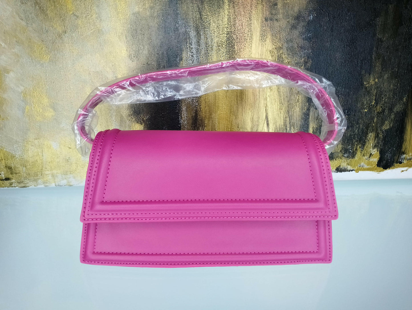 Sac Acanthe fuchsia vibrant audacieux, vue complète - sac ajoutant touche couleur éclatante pour femmes aimant se démarquer