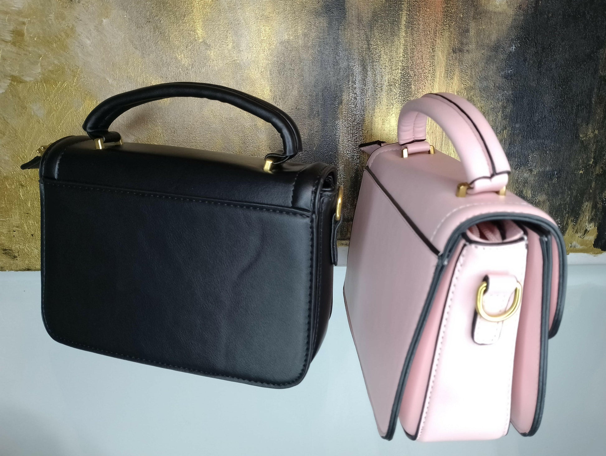 Sac Noa modèle unique style urbain fonctionnel, vue portée - sac polyvalent chaîne 119cm pour femmes aimant faire déclaration avec leur mode