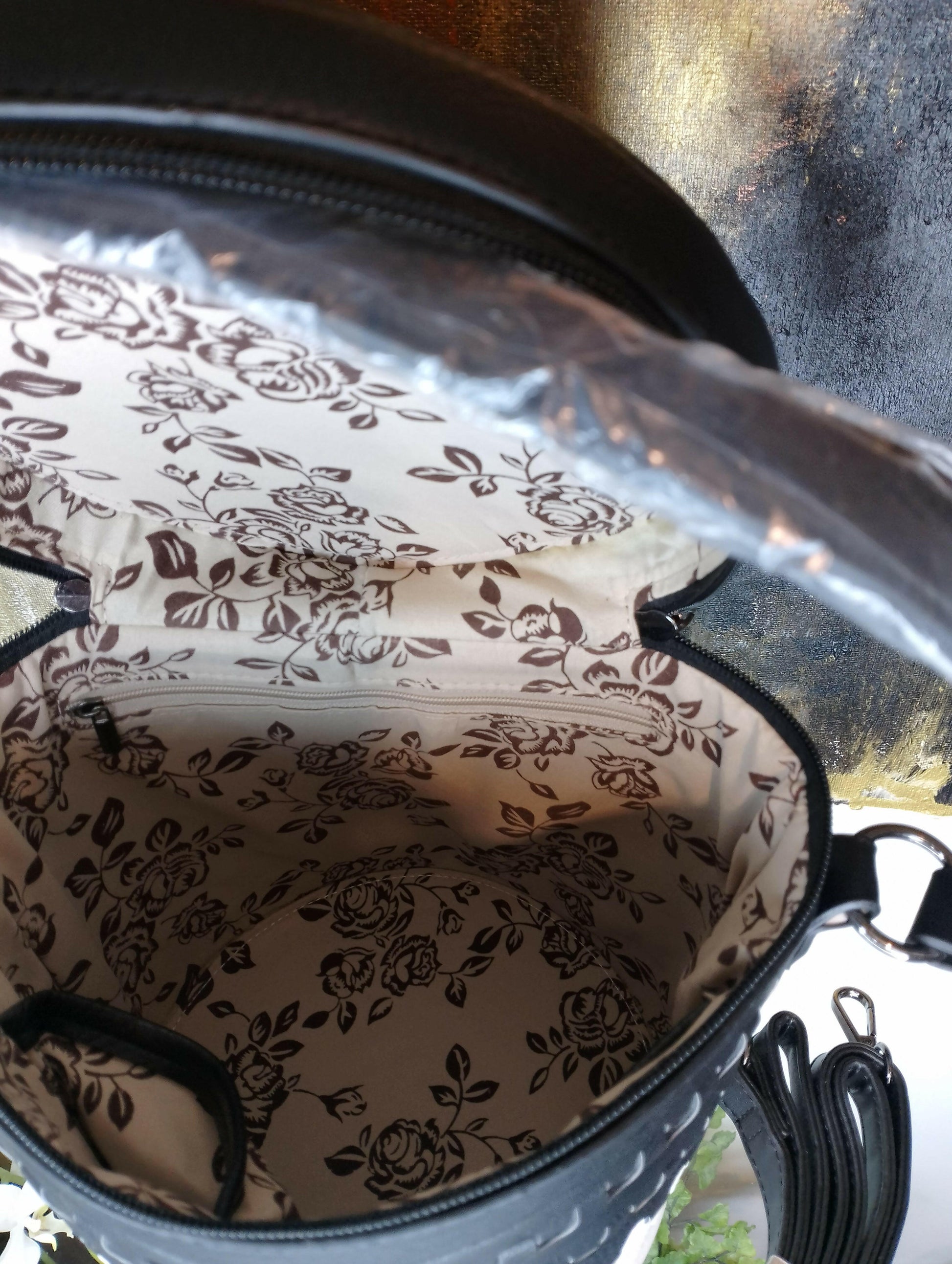 Sac sceau Arlequin motif géométrique distinctif, vue d'ensemble - sac accessoire élégant combinant fonctionnalité et esthétique pour femmes actives