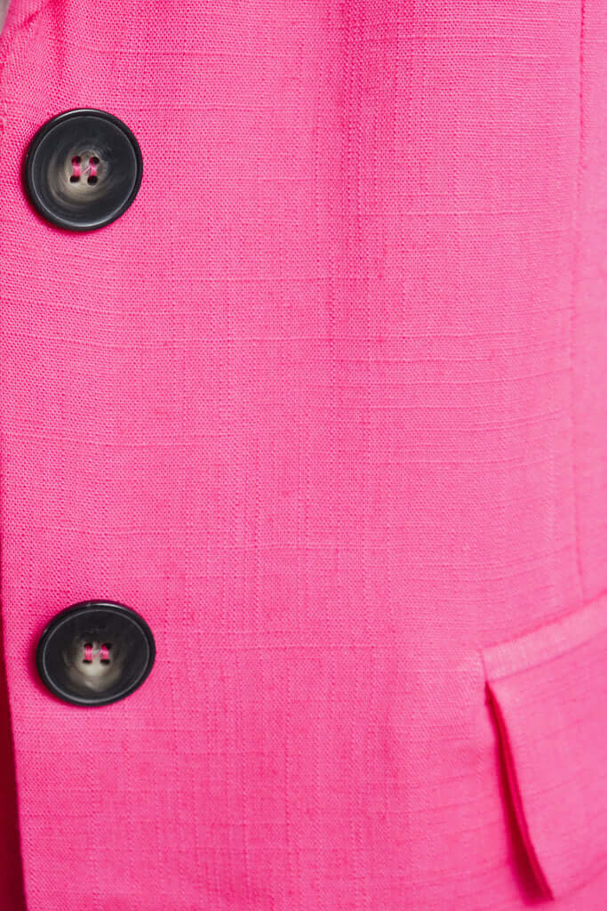 Détail boutons veste tailleur rose fuchsia BONITALUZ - tissu premium