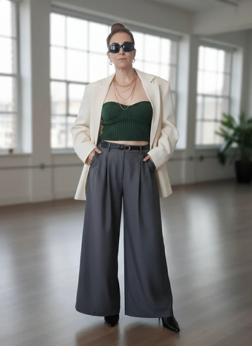 Pantalon wide leg femme gris anthracite blazer crème top bustier vert forêt studio lumière naturelle look éditorial BONITALUZ