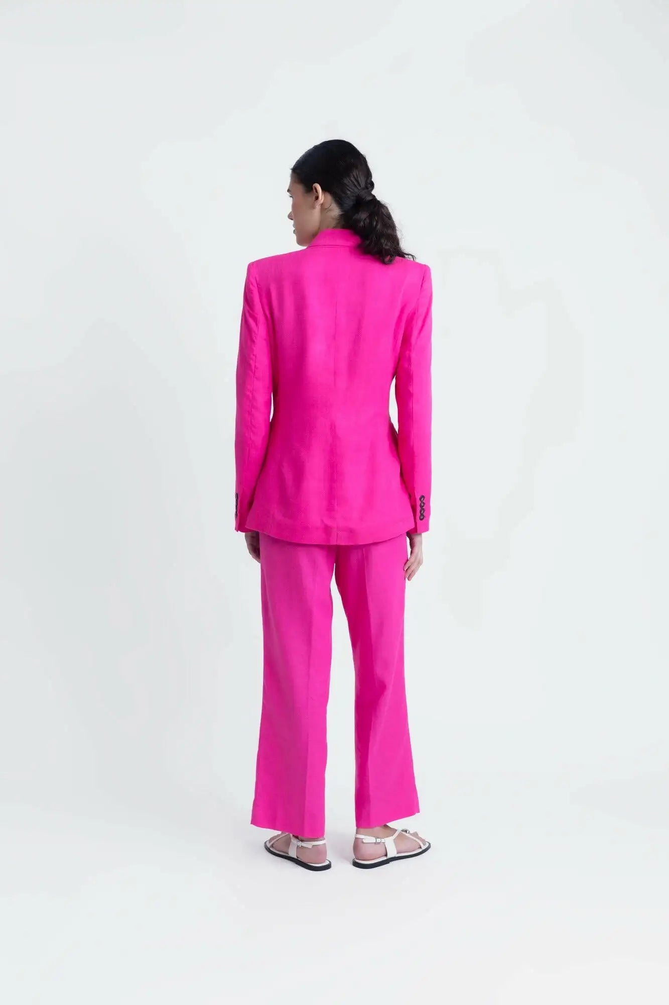  Ensemble veste Rosa pantalon rose fuchsia femme de dos allure BONITALUZ